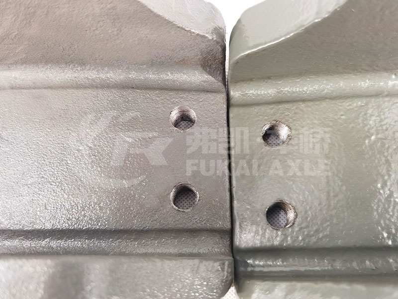 WG9725520223 / WG9725520224 Leaf Spring Seat for Sinotruk Howo Truck Parts 
