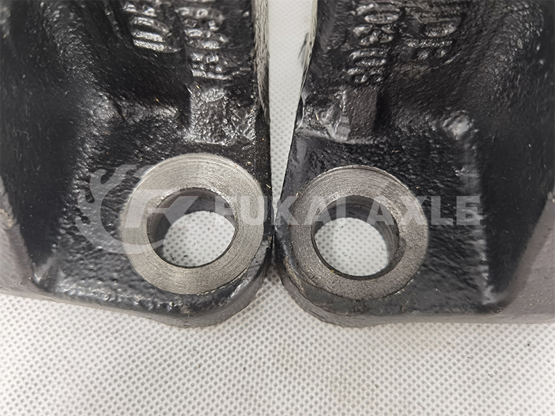 Engine Mount for Shacman Delong Truck Spare Parts Dz95259590083/Dz95259590084