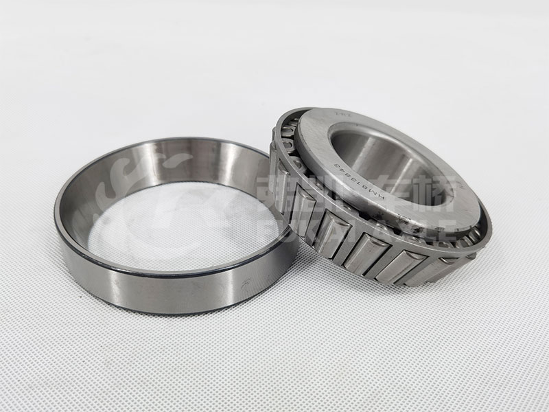 Differential Bearing For Sinotruk Howo Truck Spare Parts HM813843/813810