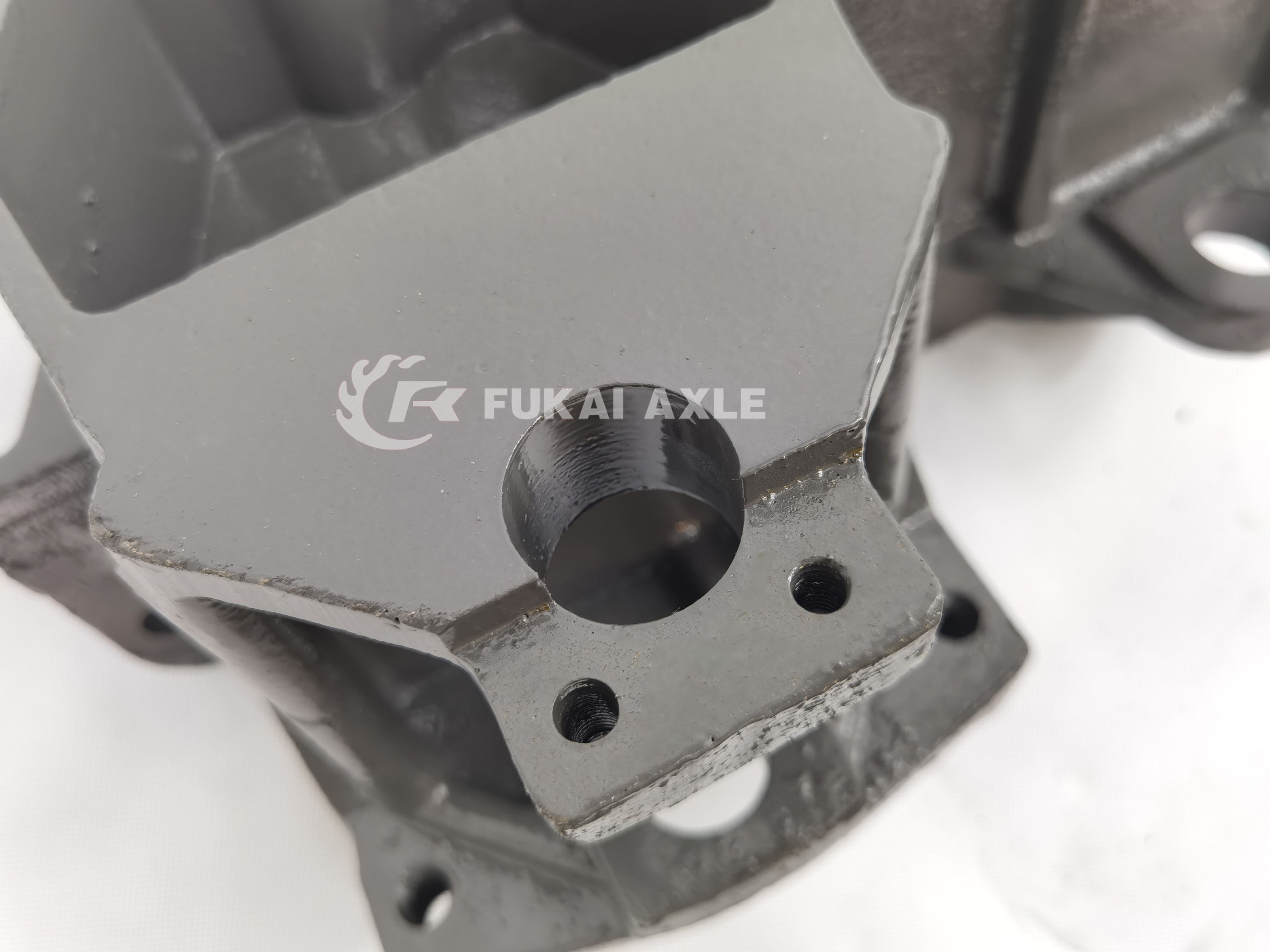 Front Spring Right Front Bracket AZ9731520021 Front Spring Left Front Bracket AZ9731520020 For Sinotruk Howo Truck Spare Parts 