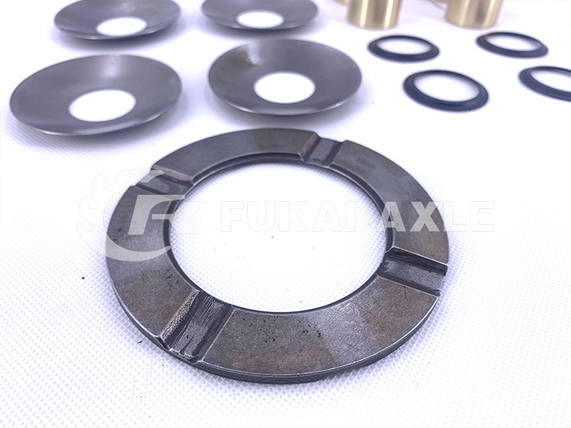 Differential Gasket Repair Kit for Sinotruk HOWO AC16 Truck Spare Parts WG9981320020/WG9981320320/WG9981320325