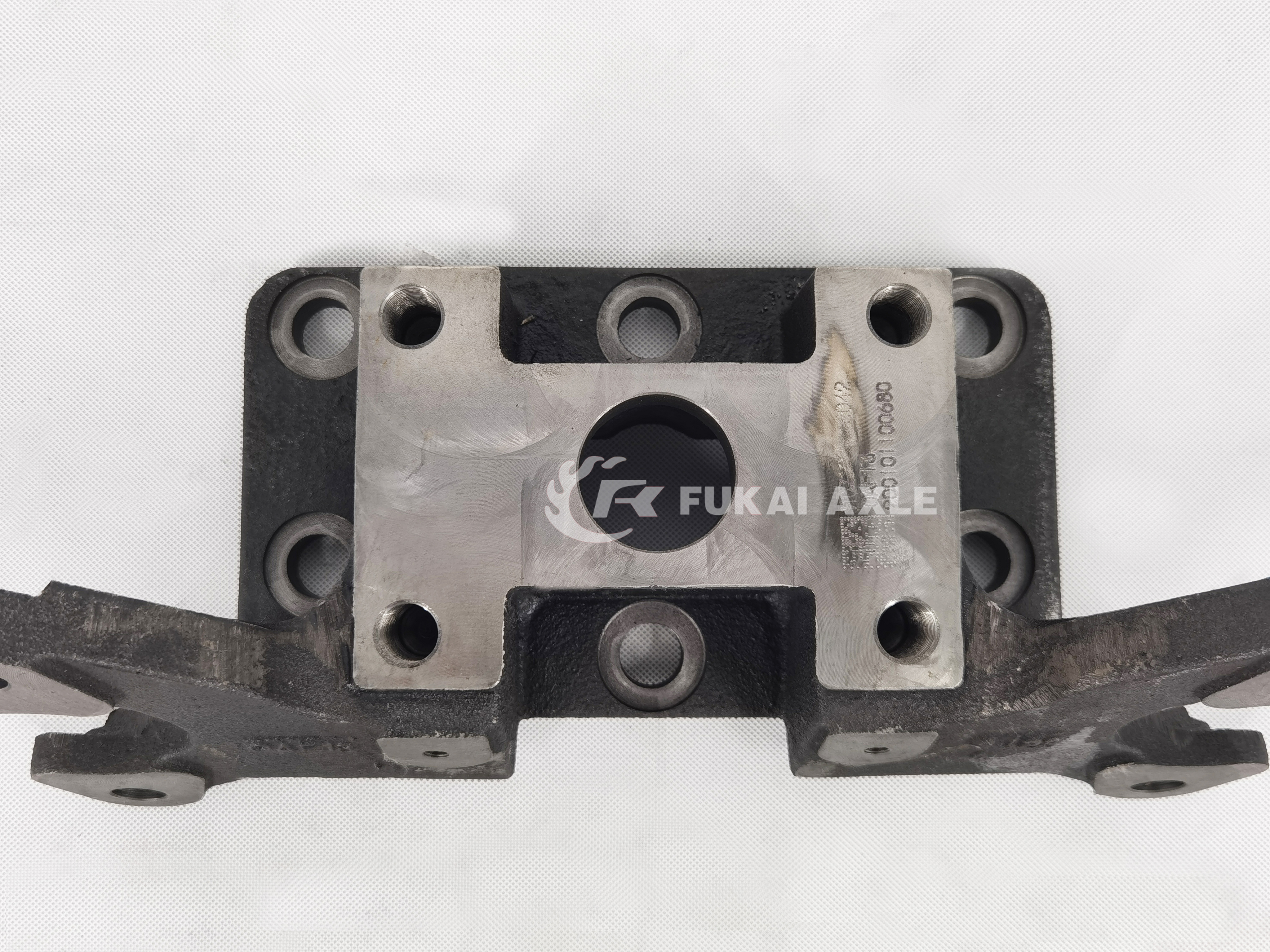 Middle Bridge Compartment Bracket For Sinotruk Howo Truck Spare Parts MCP16