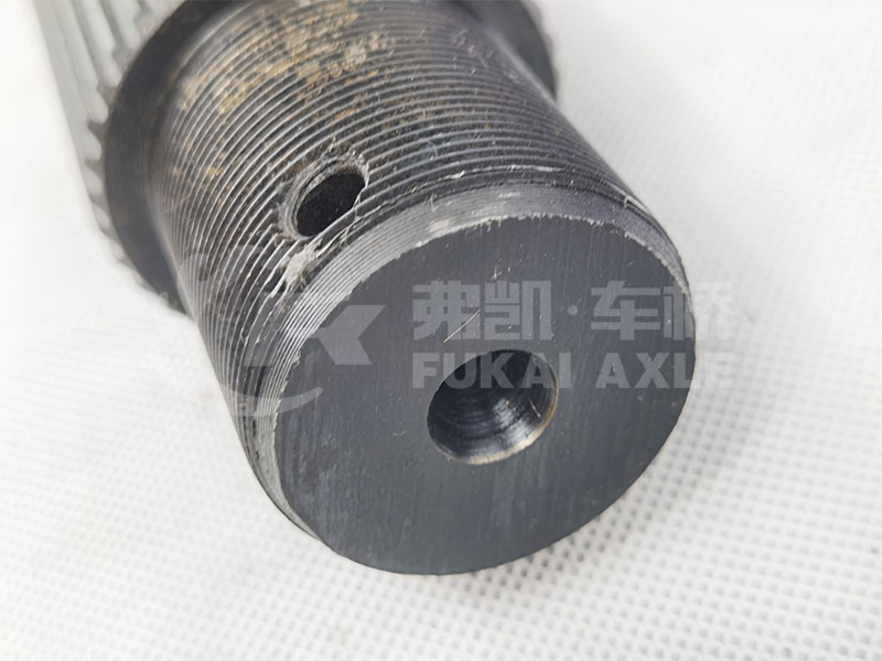 Through Shaft Output Shaft for Sinotruk HOWO Driving Shaft Truck Axle Parts AZ9761321010