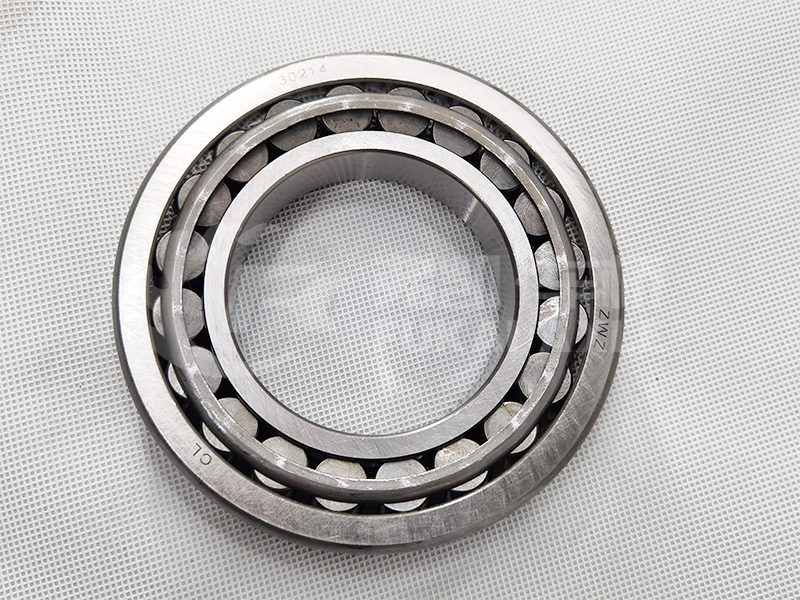 Tapered Roller Bearing for Foton Auman Truck Spare Parts 30214/7214E/30314/90003326053