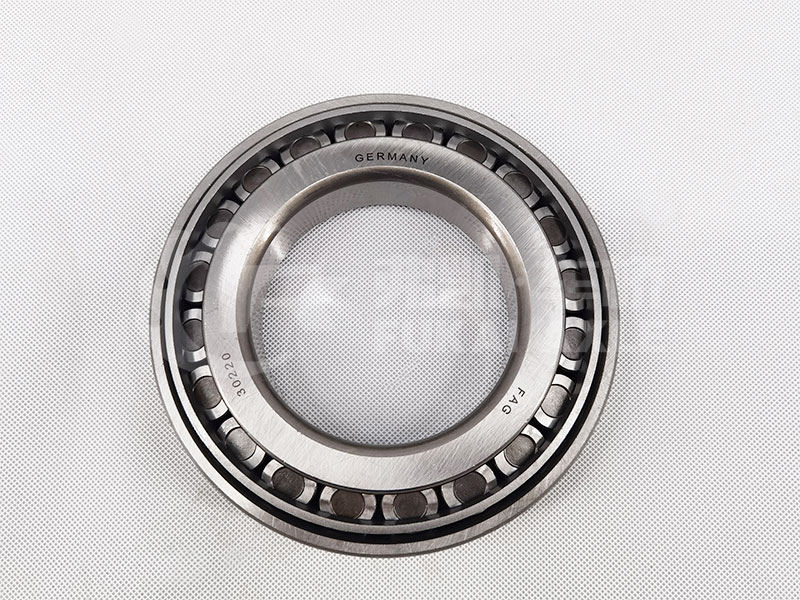 Tapper Roller Bearing for North Benz Beiben Truck Spare Parts 7220E 30220