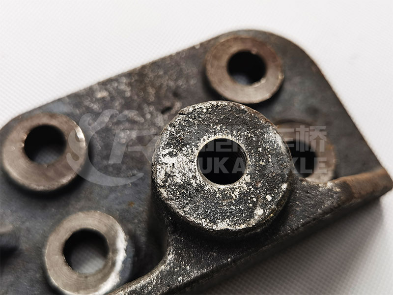 Gearbox Mounting Bracket for FAW Jiefang Truck Spare Parts 1706071-89A 1706072-89A