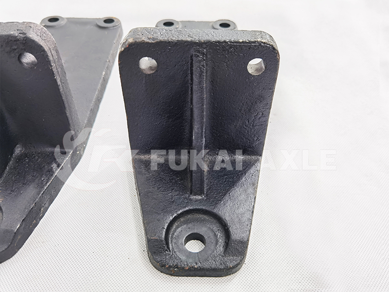 Engine Rear Mounting Support Bracket for Foton AumanTruck Spare Parts 1325110102002/1325110102003