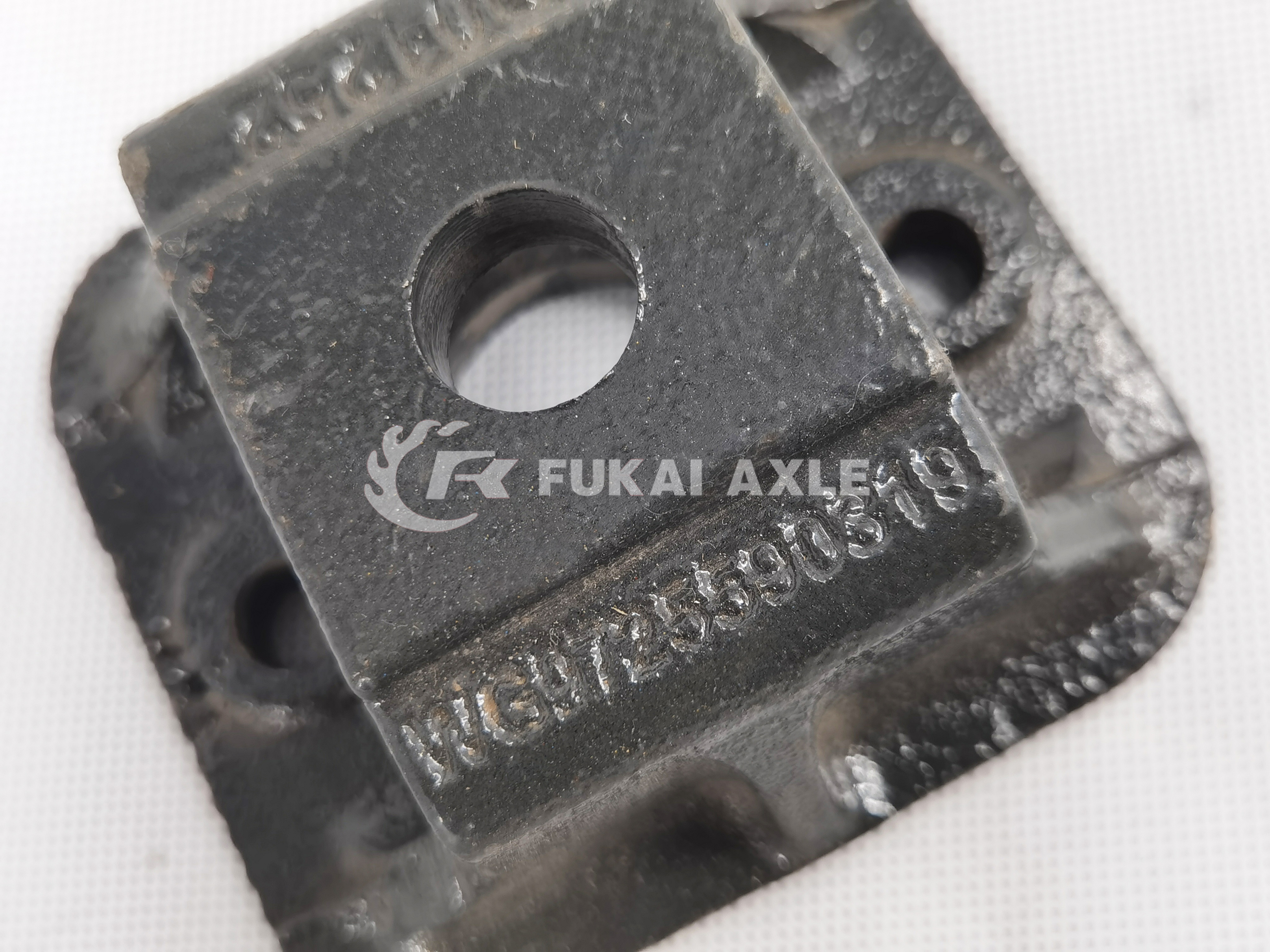 Gearbox Hanger Bracket For Sinotruk Howo Truck Spare Parts WG9725590319