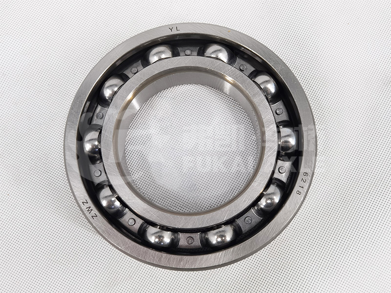 Gearbox Output Shaft Bearing 6218 for Sinotruk HOWO Truck Spare Parts AZ9003326218