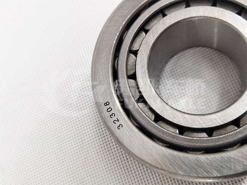 Taper Roller Bearing Wheel Hub Bearing for Sinotruk HOWO Light Truck Spare Parts 7608E 32308 