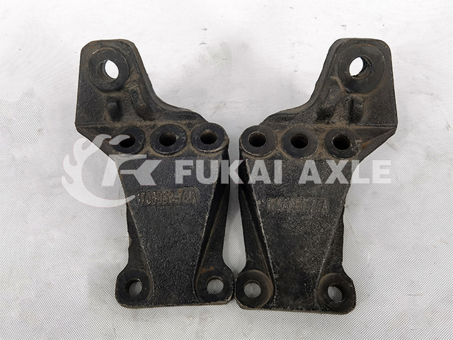 Gearbox Suspension Bracket for FAW Jiefang Truck Spare Parts 1706051-74A/1706052-74A 