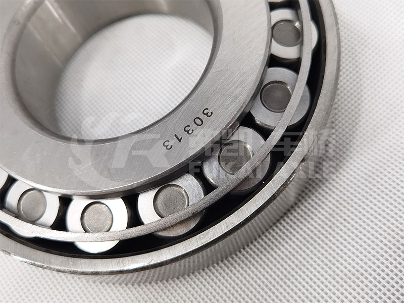 Front Wheel Hub Bearing for Sinotruk Man Axle Truck Spare Parts 30313 7313E WG4005415514