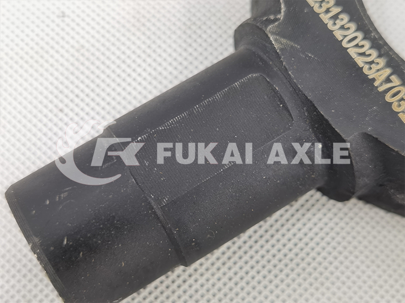 Inter-Axis Cross Shaft for Sinotruk HOWO 08 Truck Parts AZ9231320223