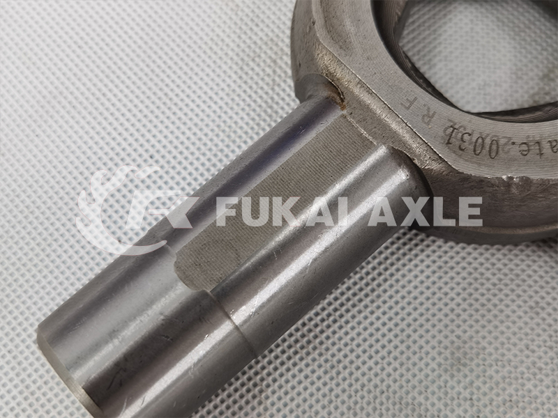 Inter-Wheel Cross Shaft for Sinotruk HOWO AC16 Truck Spare Parts AZ9981320031