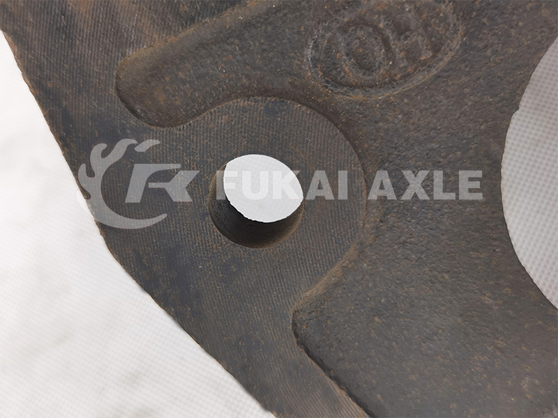 Engine Support Bracket for Saic Hongyan Truck Spare Parts 5801310822