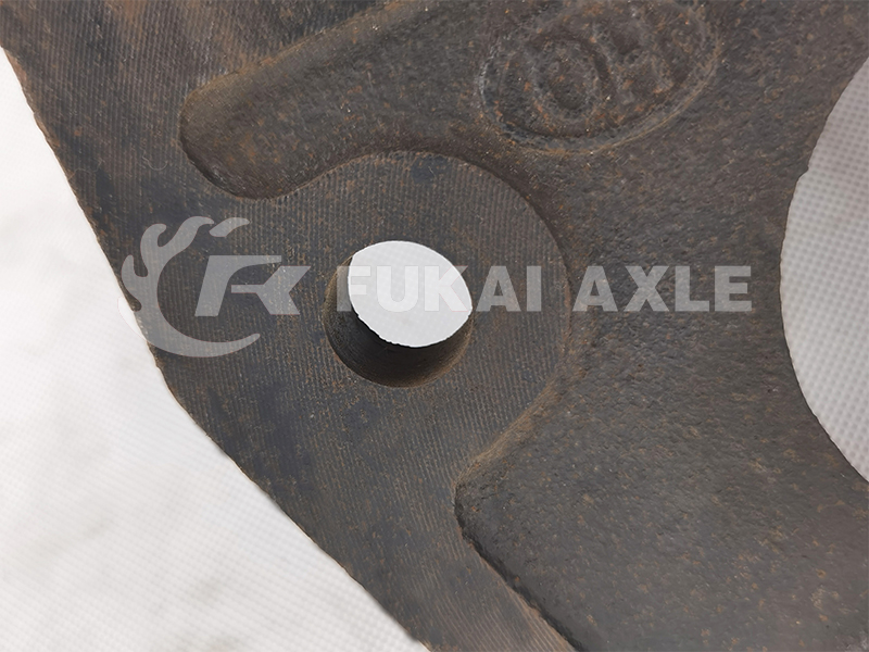 Engine Support Bracket for Saic Hongyan Truck Spare Parts 5801310822