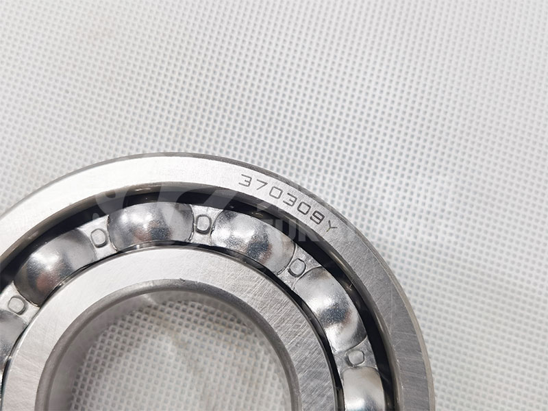 Main Box Intermediate Shaft Front Bearing For Sinotruk Truck Spare Parts 37039Y 