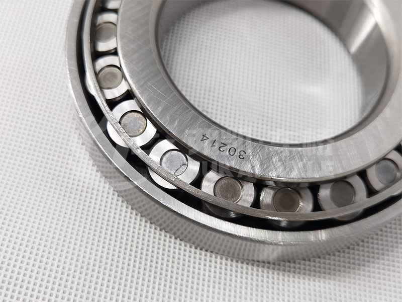 Tapered Roller Bearing for Foton Auman Truck Spare Parts 30214/7214E/30314/90003326053