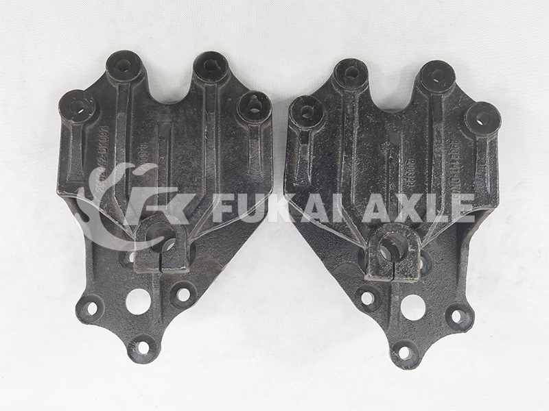 Liberation Front Spring Front Bracket for FAW Jiefang 2902441-DK097 2902442-DK097