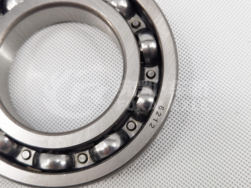 Tapered Roller Bearing 6212 for Sinotruk HOWO Truck Spare Parts WG9231326212 WG7128326216 190003311036