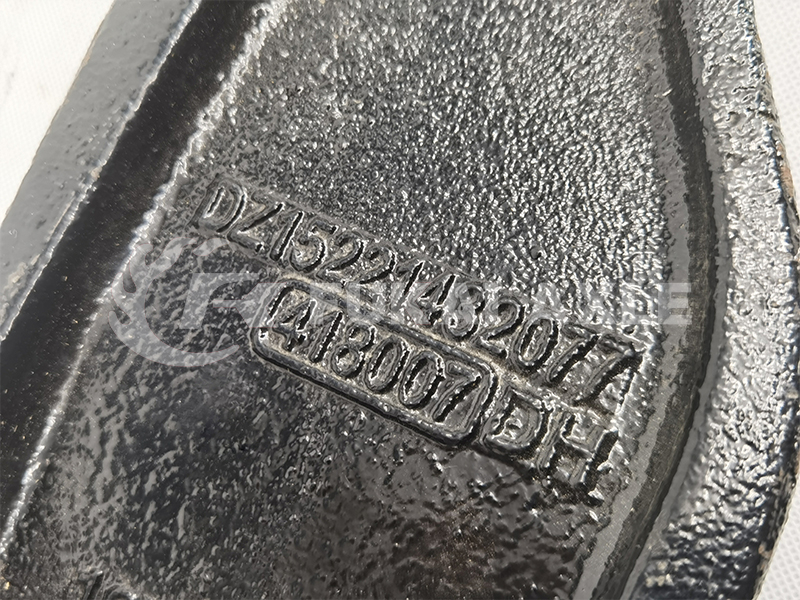 Front Suspension Chassis Bracket Assembly for Shacman Delong M3000 Spare Parts Dz15221432077