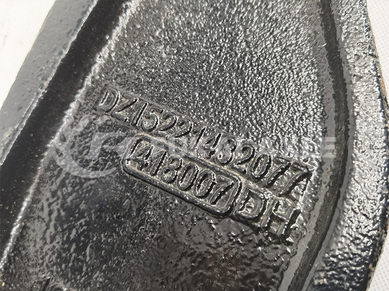 Front Suspension Chassis Bracket Assembly for Shacman Delong M3000 Spare Parts Dz15221432077