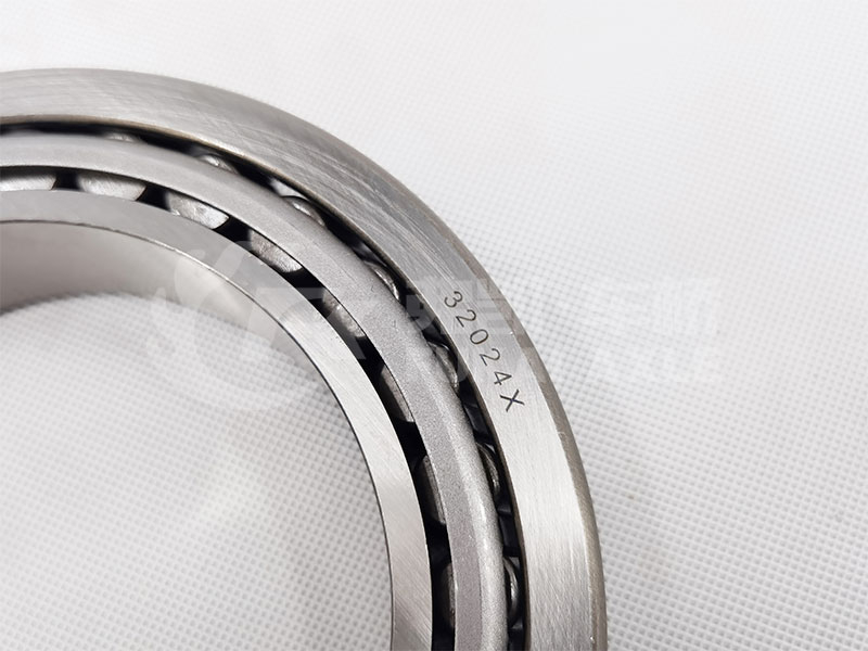 Tapered Roller Bearing for Sinotruk Truck Spare Parts 32024X 06.32498.0063