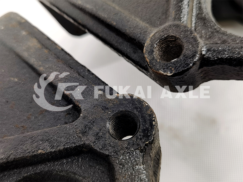 Leaf Spring Steel Plate Front Bracket for FAW Jiefang Parts 2902441-DY010 2902442-DY010