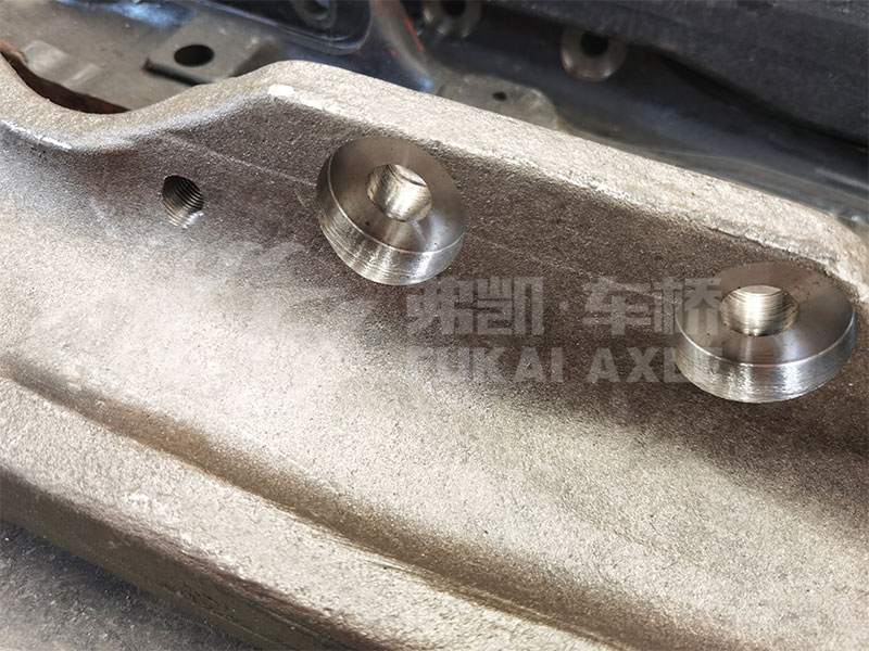 9 Tons Front Axle (I-Beam) for Sinotruk HOWO Truck Spare Parts AZ9100413007