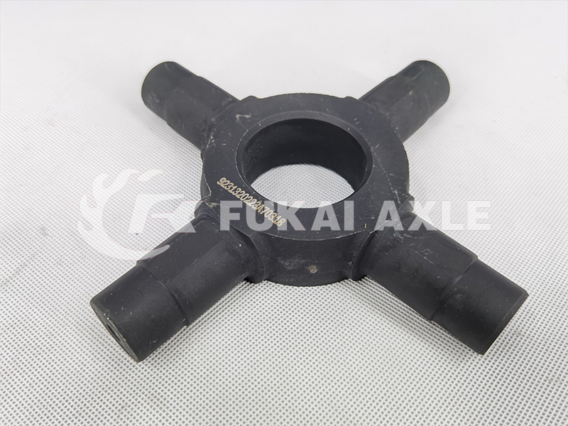 Inter-Axis Cross Shaft for Sinotruk HOWO 08 Truck Parts AZ9231320223