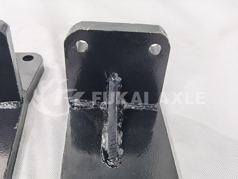 Engine Bracket for Foton Auman Heavy Truck Parts 1325110102002 1325110102003