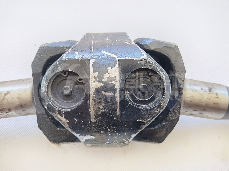 Front Drive Axle Half Shaft L=99mm for Sinotruk Heavy Duty Truck Spare Parts