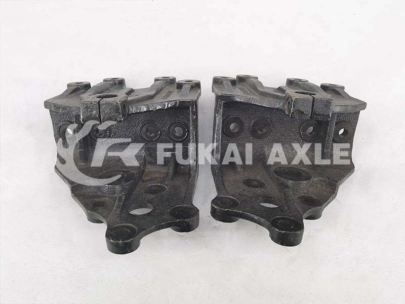 Liberation Front Spring Front Bracket for FAW Jiefang 2902441-DK097 2902442-DK097