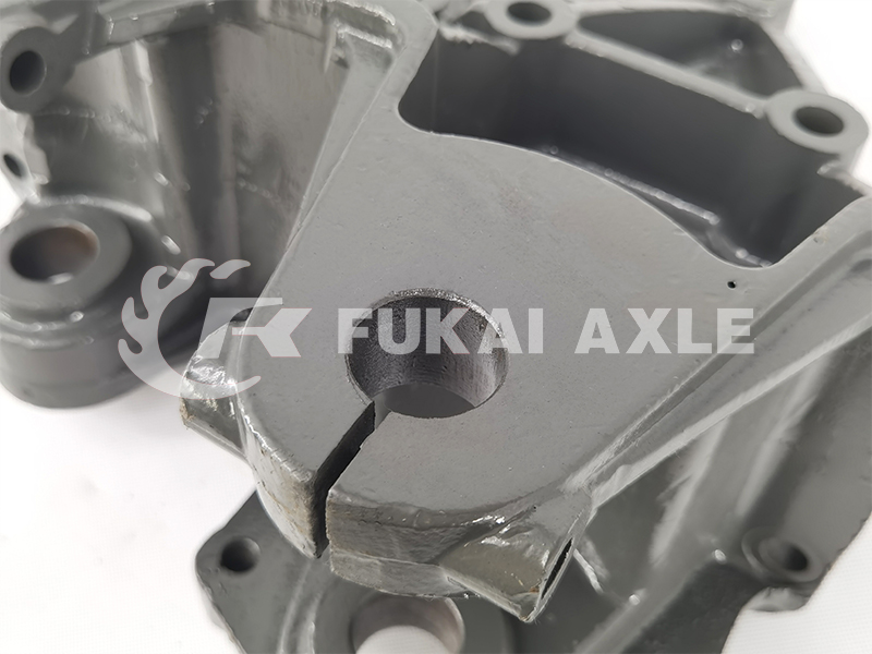Front Spring Left Combination Bracket For Sinotruk Howo Truck Spare Parts WG9731520044/1 