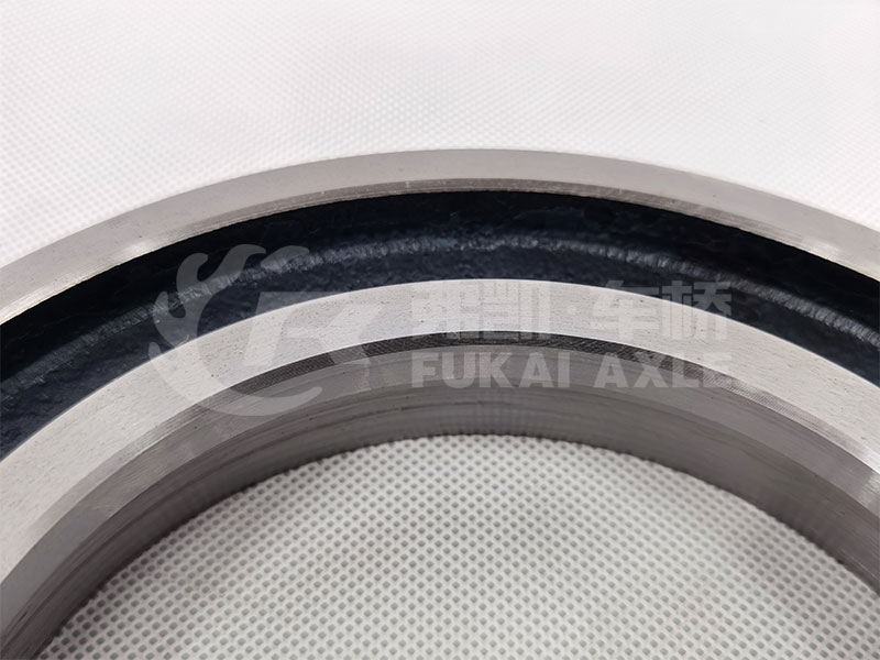 Rear Wheel Oil Seal Seat for Dongfeng Kinland Auto Truck Spare Parts 31ZHS01-04075