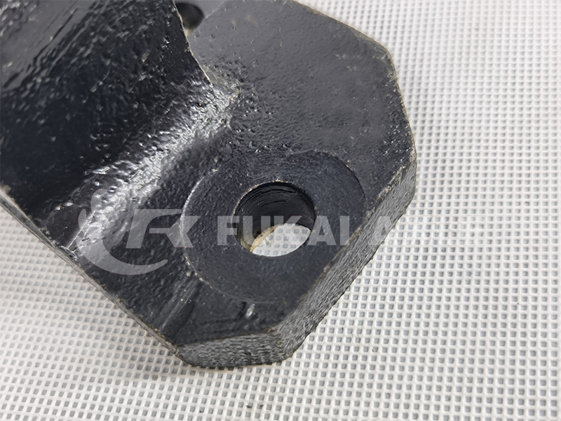Front Stabilizer Bar Hanger for Foton Auman Truck Spare Parts 1424229200006