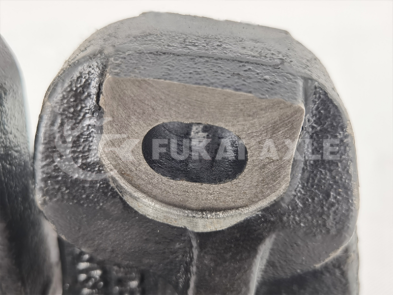Engine Mount for Shacman Delong Truck Spare Parts Dz95259590083/Dz95259590084