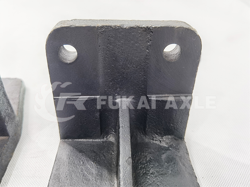 Engine Rear Mounting Support Bracket for Foton AumanTruck Spare Parts 1325110102002/1325110102003