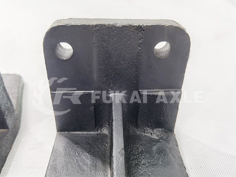 Engine Rear Mounting Support Bracket for Foton AumanTruck Spare Parts 1325110102002/1325110102003