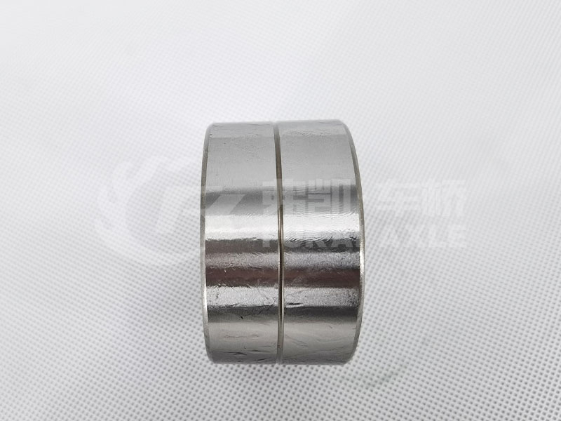 Steering Stem Head Bearing for Sinotruk HOWO T7 Truck Spare Parts 710W93420-0357