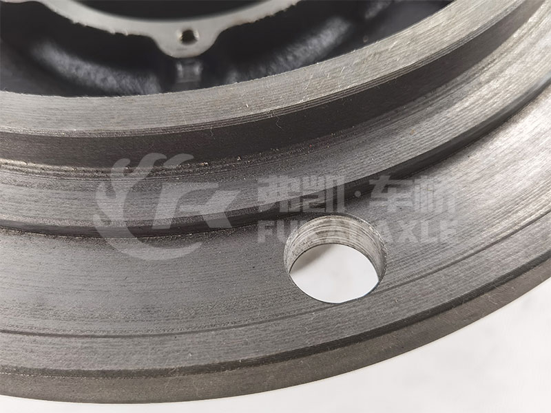 Front Wheel Hub for Dongfeng Auto Truck Spare Parts 3104015-K7400 3103015-K7400