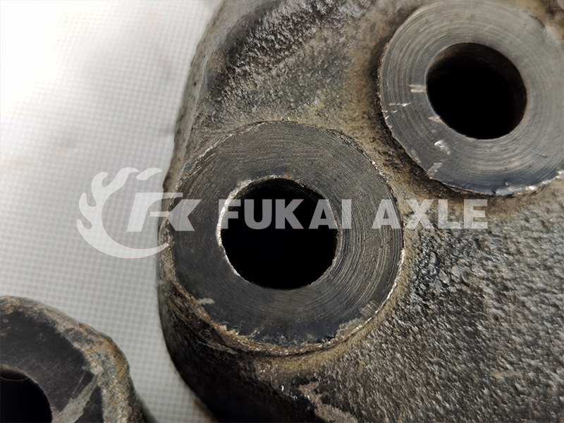 Gearbox Suspension Bracket for FAW Jiefang Truck Spare Parts 1706051-74A/1706052-74A 
