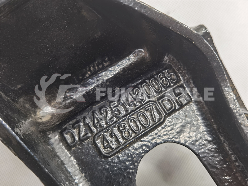 Front Suspension Left Support Bracket for Shacman Delong Truck Spare Parts Dz14251430065