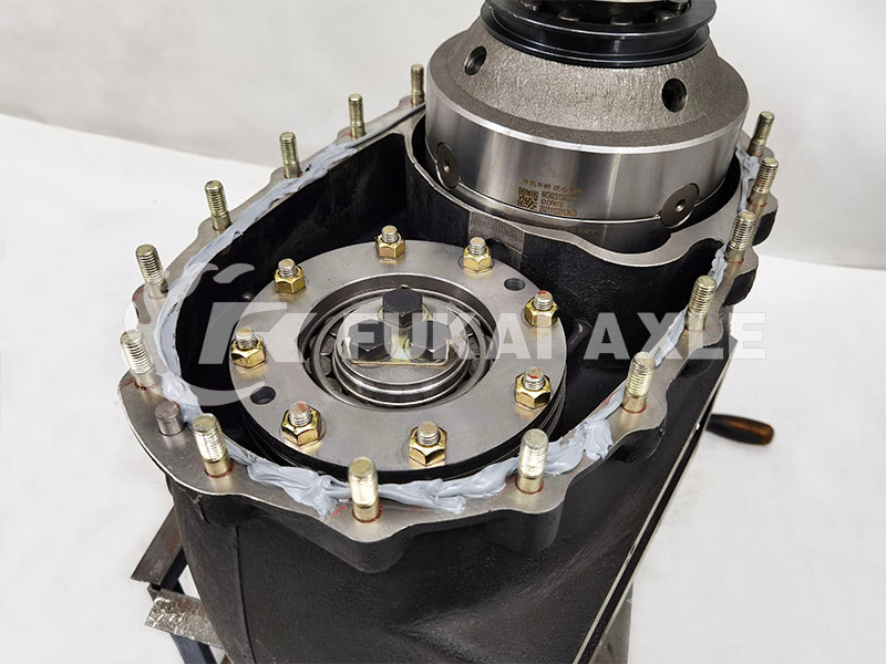 HOWO HC16 Medium Axle Final Drive Assembly For Sinotruk Steyr Truck Parts