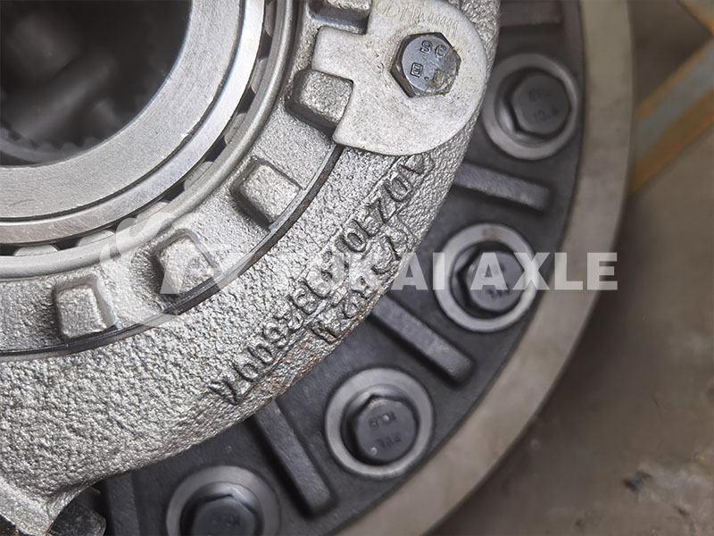 Delong HDZ425 Intermediate Axle Main Reducer Assembly For Shacman Delong Truck Parts