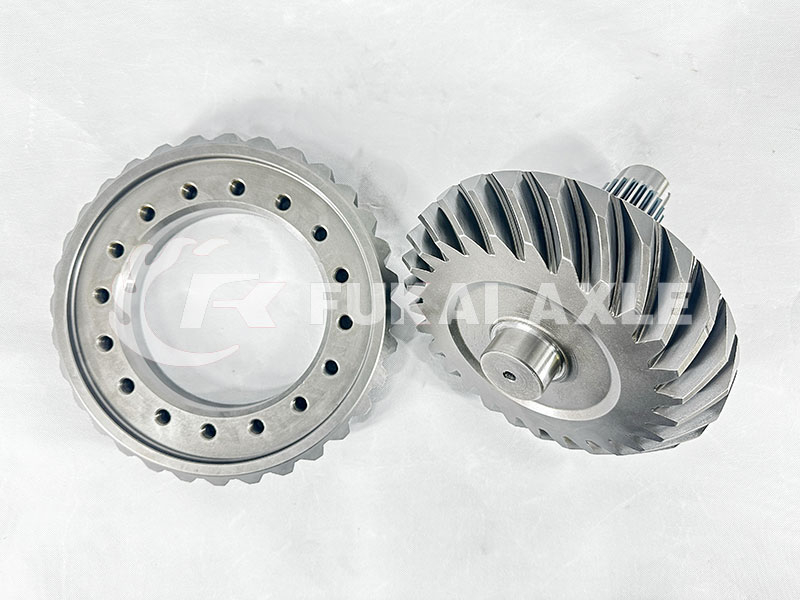 Rear Axle 27/32 Crown Wheel pinion For Iveco Trcuk spare parts 42129193/42104443