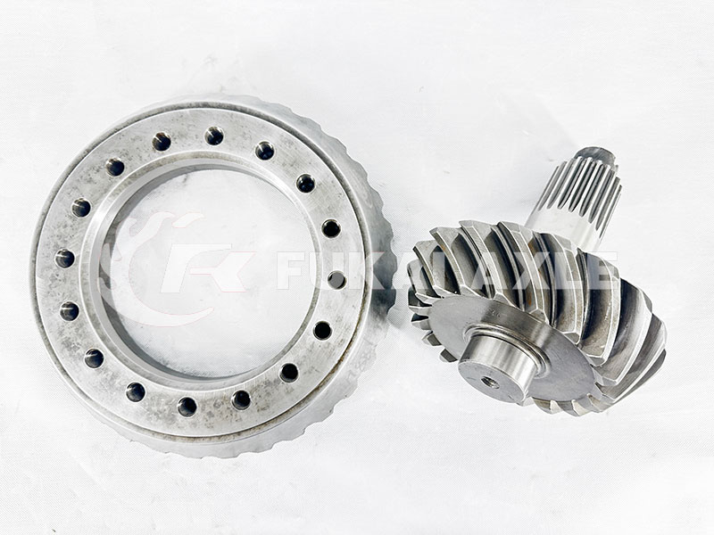Rear Axle 19/33 Crown Wheel pinion For Iveco Trcuk spare parts 