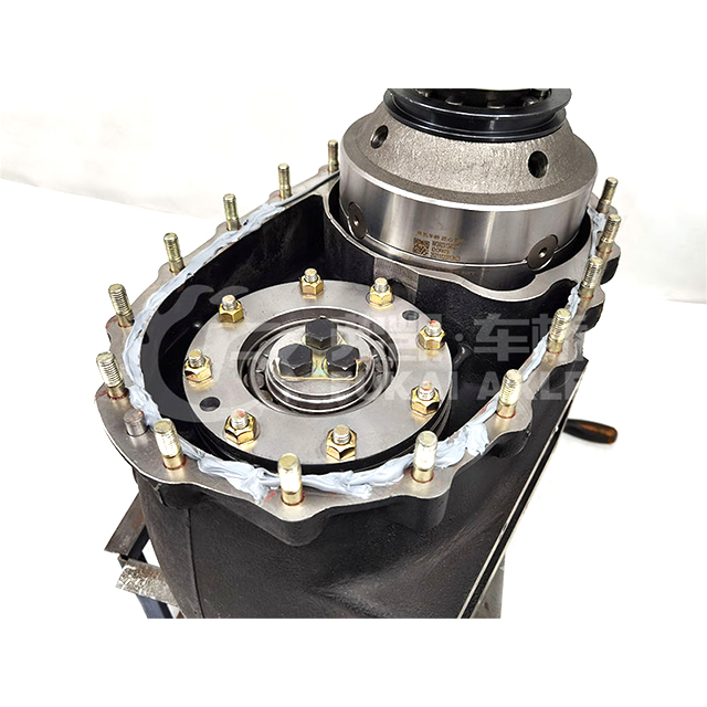 Middle Axle Main Reducer Assembly For Sinotruk Steyr HOWO HC16 Truck Spare Parts AZ7121320745 AZ9231320745