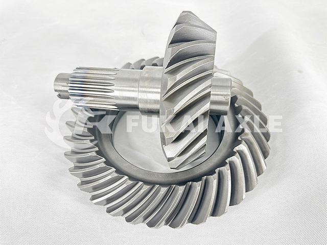 Middle Axle 21/34 Crown Wheel pinion For Iveco Trcuk spare parts 42103081/42114597