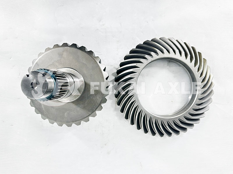 Middle Axle 28/37 Crown Wheel pinion For Iveco Trcuk spare parts 42129183/5801765235/42127679